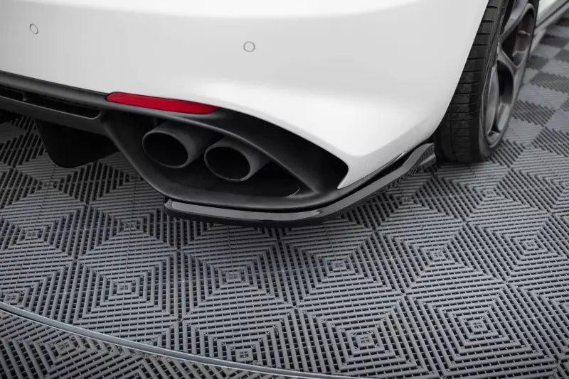Maxton Design Diffusor Flaps für Alfa Romeo Giulia Quadrifoglio Hochglanz schwarz – Ansicht 1