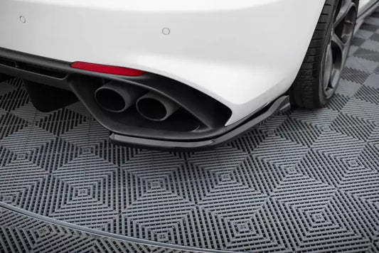 Maxton Design Diffusor Flaps für Alfa Romeo Giulia Quadrifoglio Hochglanz schwarz – Ansicht 1