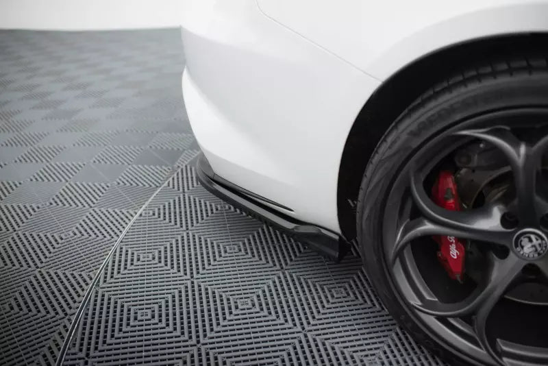 Maxton Design Diffusor Flaps für Alfa Romeo Giulia Quadrifoglio Hochglanz schwarz – Ansicht 2