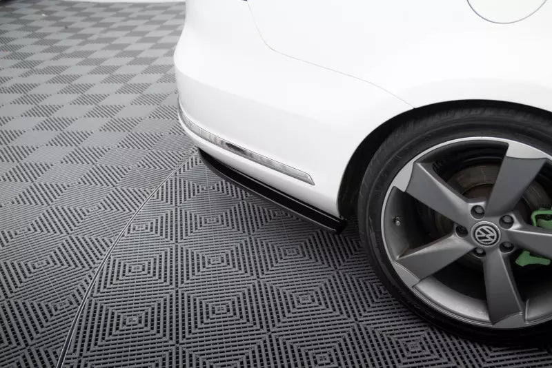 Maxton Design Diffusor Flaps für Volkswagen Passat Variant B7 Hochglanz schwarz – Ansicht 2