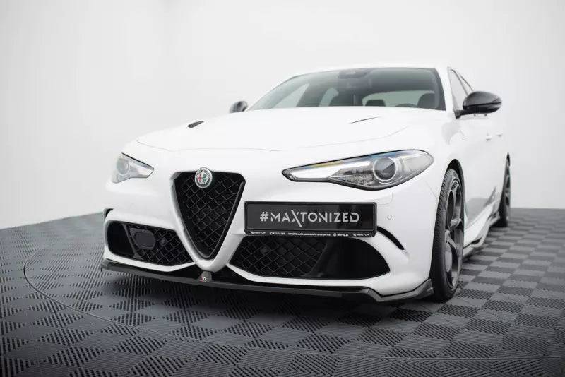 Maxton Design Frontlippe für Alfa Romeo Giulia Quadrifoglio Hochglanz schwarz – Ansicht 1