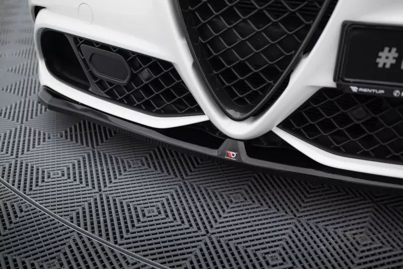 Maxton Design Frontlippe für Alfa Romeo Giulia Quadrifoglio Hochglanz schwarz – Ansicht 3