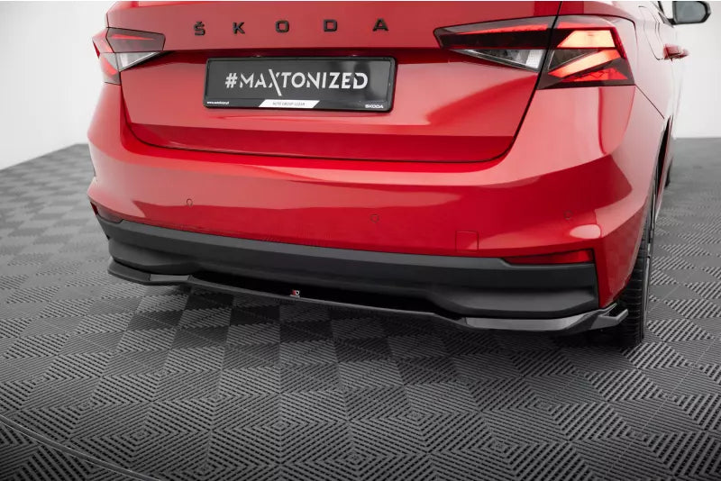 Maxton Design mittlerer Heckdiffusor für Skoda Fabia Mk4 Hochglanz schwarz – Ansicht 1