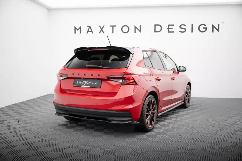 Maxton Design mittlerer Heckdiffusor für Skoda Fabia Mk4 Hochglanz schwarz – Ansicht 2