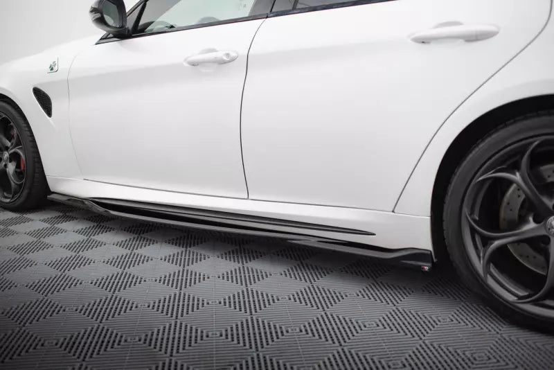 Maxton Design Seitenschweller (Paar) für Alfa Romeo Giulia Quadrifoglio Hochglanz schwarz – Ansicht 3