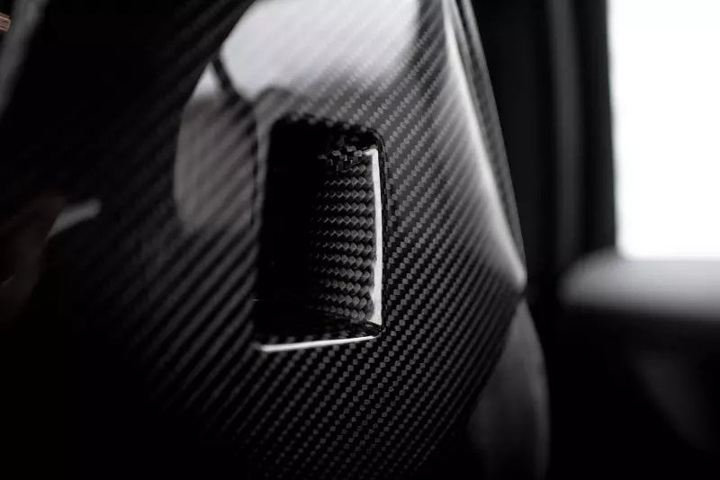 Maxton Design Carbon Kopfstütze BMW M135i F40 – Ansicht 2