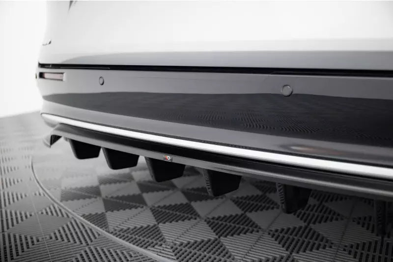 Maxton Design Heckdiffusor für Toyota Sienna Mk4 Hochglanz schwarz – Ansicht 3