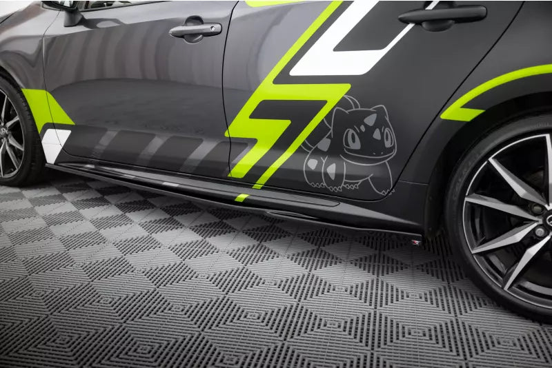 Maxton Design Seitenschweller (Paar) für Toyota Corolla GR Sport Touring Sports XII Hochglanz schwarz – Ansicht 4