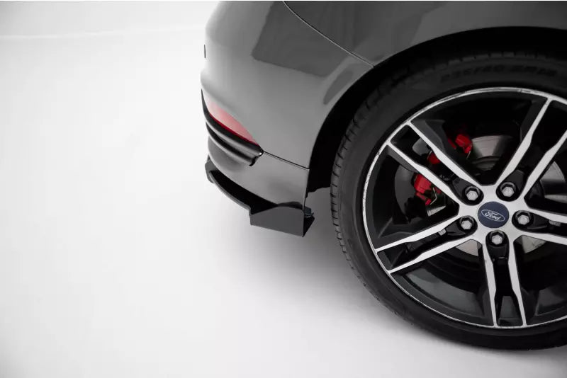 Maxton Design Street Pro Heckdiffusor für Ford Focus ST Mk3 Facelift schwarz mit Hochglanz Flaps – Ansicht 4