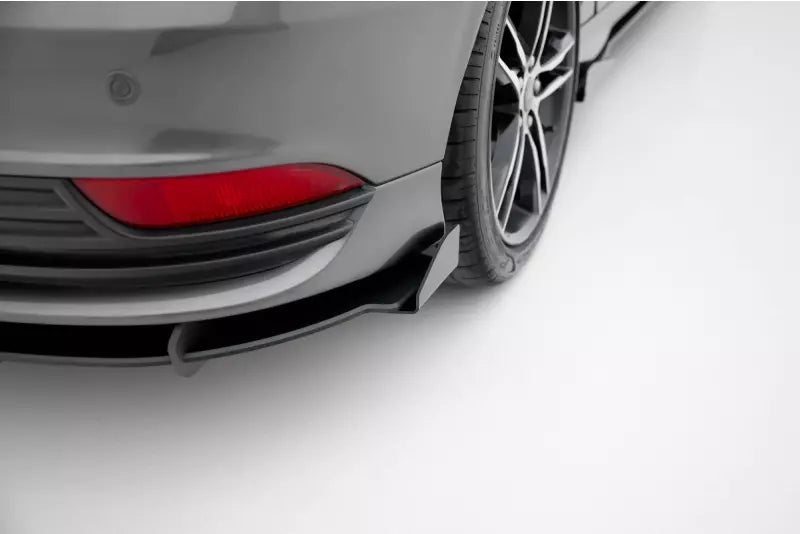 Maxton Design Street Pro Diffusor Flaps für Ford Focus ST Mk3 Facelift Hochglanz schwarz – Ansicht 3
