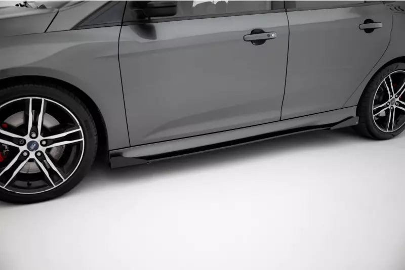 Maxton Design Street Pro Seitenschweller (Paar) für Ford Focus ST Mk3 Facelift schwarz mit Hochglanz Flaps – Ansicht 1