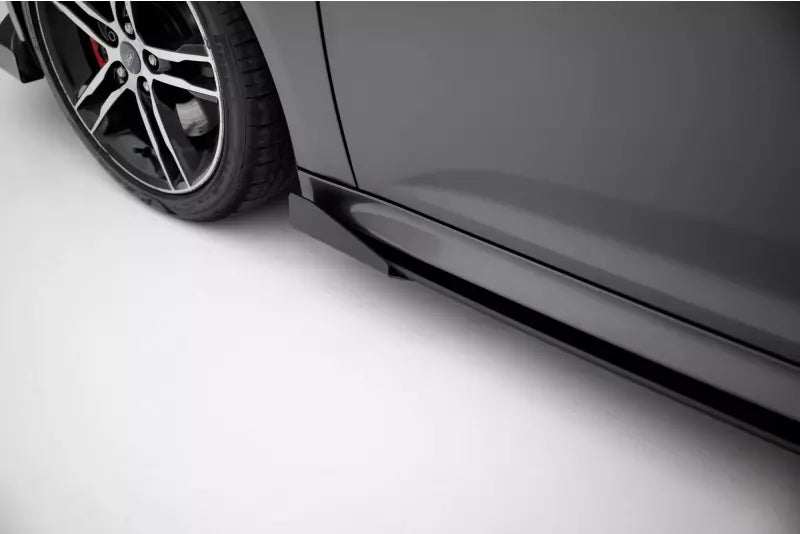 Maxton Design Street Pro Seitenschweller (Paar) für Ford Focus ST Mk3 Facelift schwarz mit Hochglanz Flaps – Ansicht 3