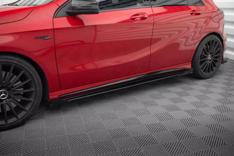 Maxton Design Seitenschweller Flaps für Mercedes A 45 AMG W176 Facelift Hochglanz schwarz – Ansicht 3