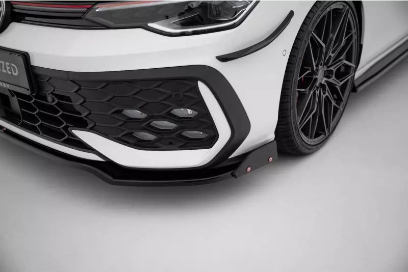 Maxton Design Frontlippe V.3 für VW Golf 8 Facelift GTI / GTE / R-Line Hochglanz schwarz mit schwarzen Flaps – Ansicht 3
