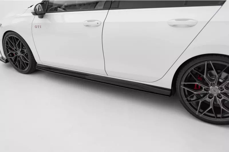 Maxton Design Street Pro Seitenschweller (Paar) V.2 für VW Golf 8 Facelift GTI / GTE / GTI Clubsport / R-Line schwarz – Ansicht 3