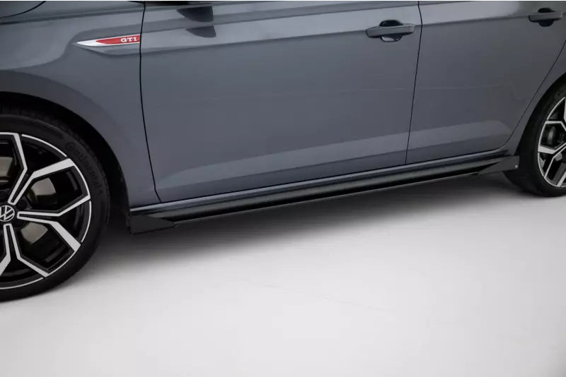 Maxton Design Street Pro Seitenschweller (Paar) für VW Polo GTI Mk6 Facelift schwarz mit Hochglanz schwarzen Flaps – Ansicht 1