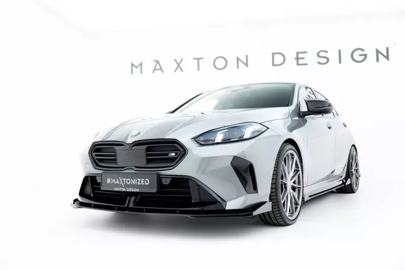 Maxton Design Street Pro Frontlippe mit Flaps für BMW M135i F70 matt schwarz mit Hochglanz Flaps – Ansicht 1