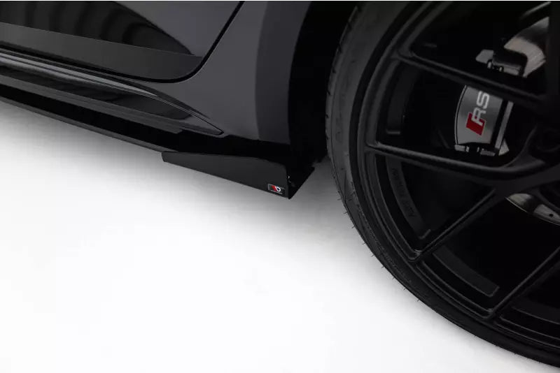 Maxton Design Street Pro Seitenschweller (Paar) mit Flaps für Audi RS5 Sportback F5 schwarz mit Hochglanz Flaps – Ansicht 4