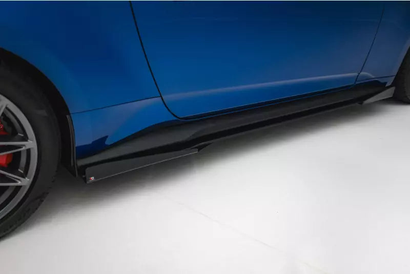 Maxton Design Street Pro Seitenschweller (Paar) mit Flaps für Ford Mustang GT Mk7 matt schwarz mit Hochglanz Flaps – Ansicht 2