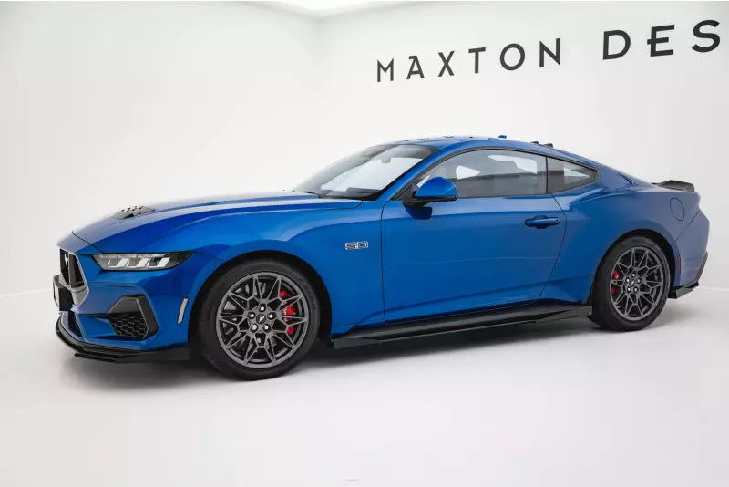 Maxton Design Street Pro Seitenschweller (Paar) mit Flaps für Ford Mustang GT Mk7 matt schwarz mit Hochglanz Flaps – Ansicht 3
