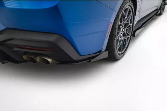 Maxton Design Street Pro Heckdiffusor für Ford Mustang GT Mk7 Schwarz matt mit Hochglanz Flaps – Ansicht 1