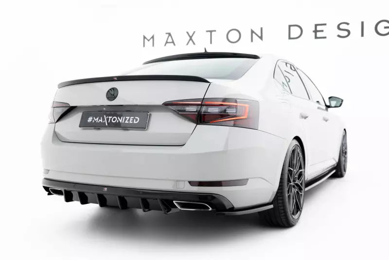 Maxton Design Heckdiffusor für Skoda Superb Liftback / Combi Mk3 Hochglanz schwarz – Ansicht 1