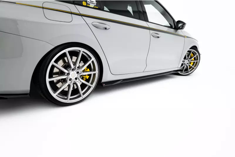 Maxton Design Seitenschweller (Paar) V.1 für Skoda Octavia RS Liftback / Combi Mk4 / Mk4 Facelift Hochglanz schwarz – Ansicht 3