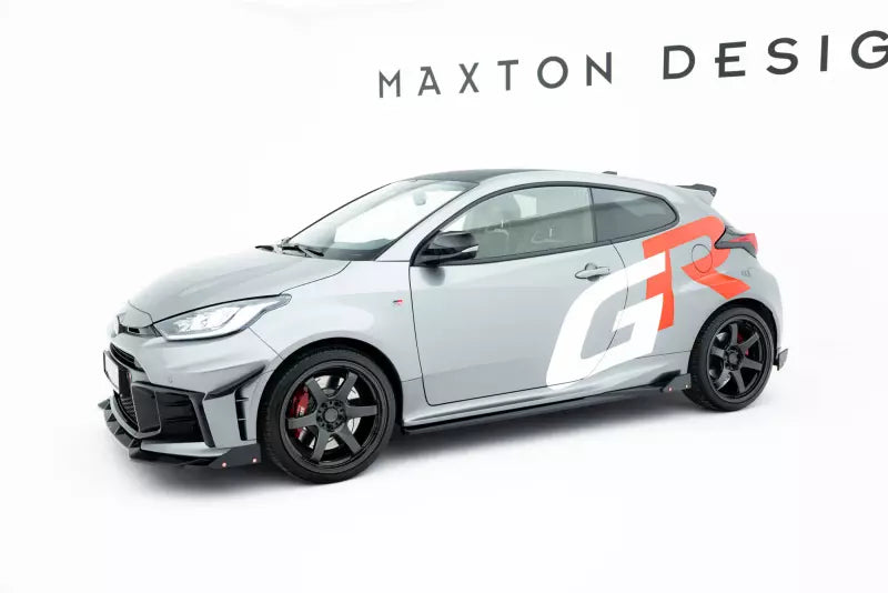 Maxton Design Seitenschweller (Paar) mit Flaps für Toyota Yaris GR Mk4 Facelift Hochglanz schwarz – Ansicht 1