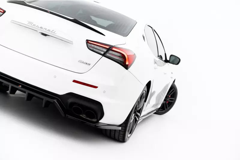 Maxton Design Heckdiffusor für Maserati Ghibli Modena Mk3 Facelift Hochglanz schwarz – Ansicht 4