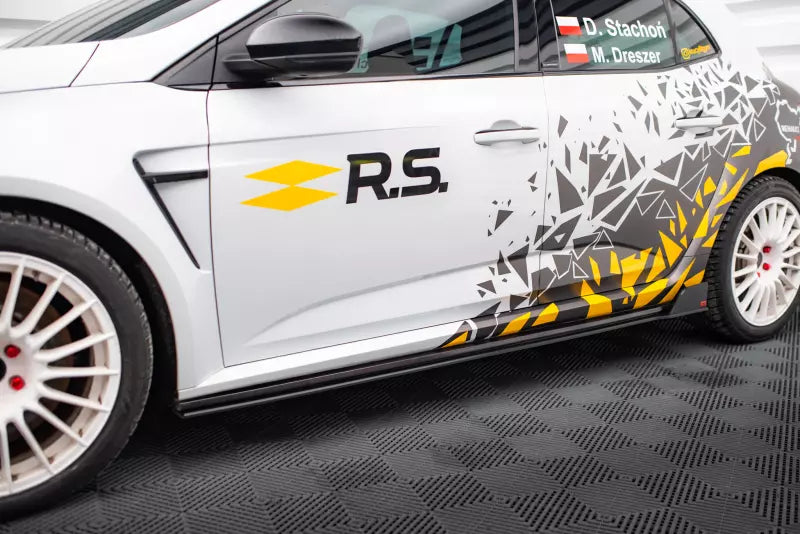 Maxton Design Street Pro Seitenschweller für Renault Megane RS Mk4 Schwarz matt – Ansicht 2