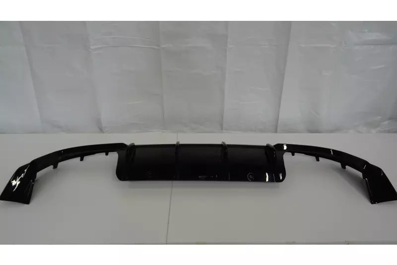 B-Ware Maxton Design Heckdiffusor V.2 für VW Golf 8 R Hochglanz schwarz – Ansicht 2