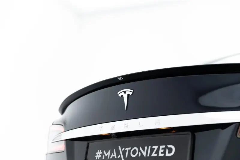Maxton Design Heckspoiler Lippe V.2 für Tesla Model S Mk1 Hochglanz schwarz – Ansicht 4