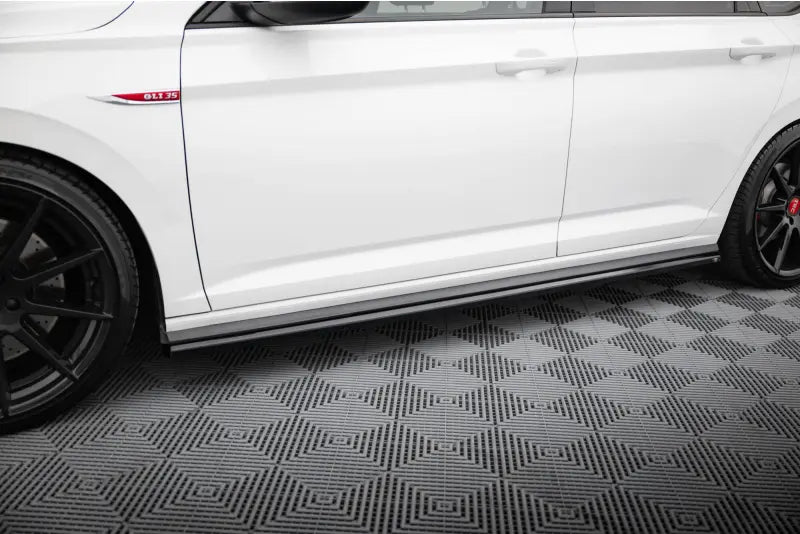 Maxton Design Seitenschweller (Paar) für VW Jetta GLI Mk7 Facelift 2 Hochglanz schwarz – Ansicht 4