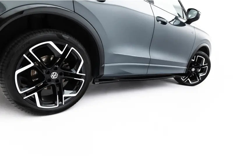 Maxton Design Seitenschweller (Paar) für VW Tiguan R-Line Mk3 Hochglanz schwarz – Ansicht 1