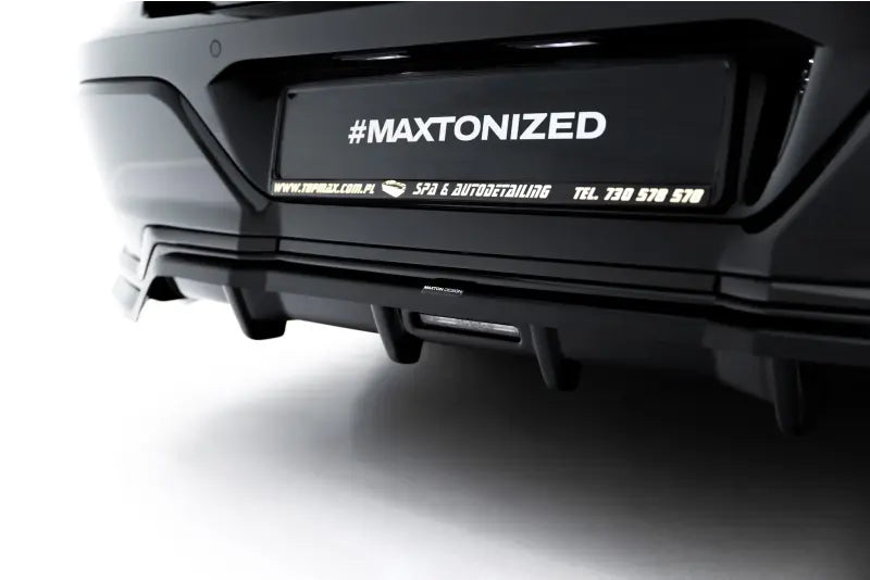 Maxton Design Heckdiffusor V.2 für BMW 7 M-Paket G70 Hochglanz schwarz – Ansicht 3