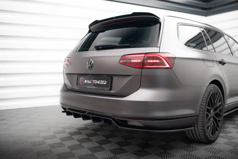 Maxton Design Heckdiffusor für VW Passat R-Line B9 Hochglanz schwarz – Ansicht 1