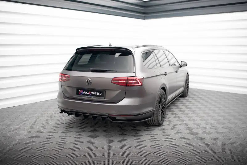 Maxton Design Heckdiffusor für VW Passat R-Line B9 Hochglanz schwarz – Ansicht 3