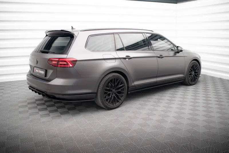 Maxton Design Heckdiffusor für VW Passat R-Line B9 Hochglanz schwarz – Ansicht 4