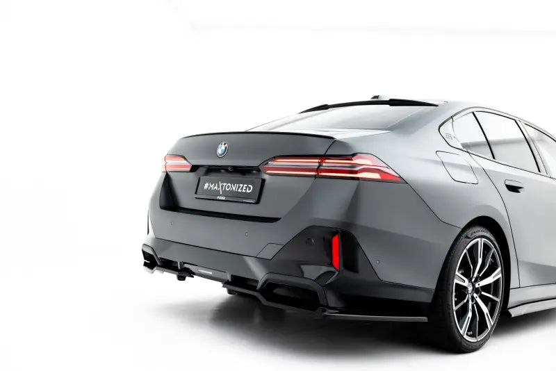 Maxton Design Diffusor Flaps V.2 für BMW 5er / i5 M-Paket Limousine / Touring G60 / G61 Hochglanz schwarz – Ansicht 3