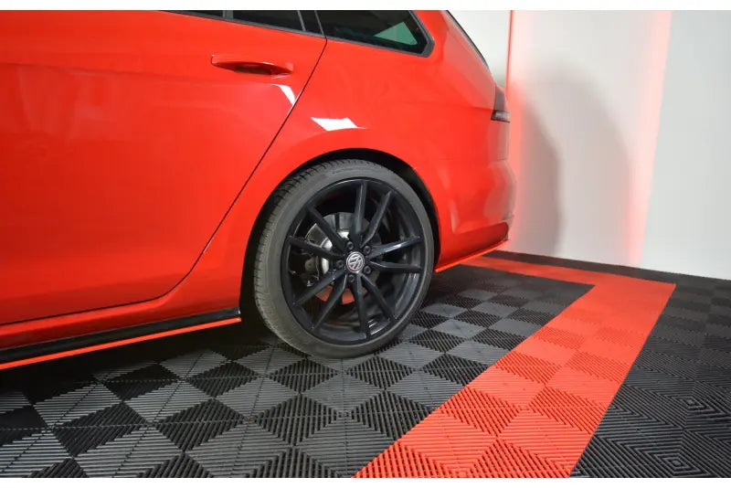 Maxton Design Diffusor Flaps V.2 für VW Golf 7 R Variant Facelift (2016-2020) Hochglanz rot – Ansicht 3