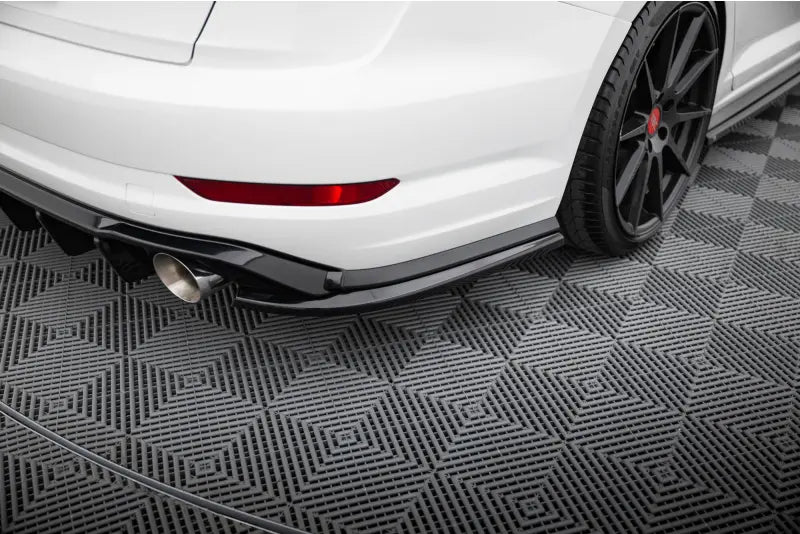 Maxton Design Diffusor Flaps V.1 für VW Jetta GLI Mk7 Hochglanz schwarz – Ansicht 1