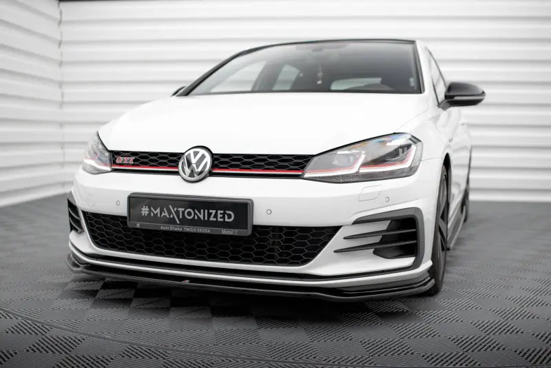 B-Ware Maxton Design Frontlippe V.2 für VW Golf 7 GTI / GTD Facelift ab 03/2017 Hochglanz schwarz – Ansicht 1