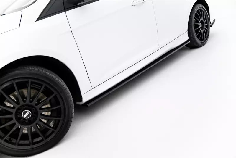 Maxton Design Seitenschweller (Paar) für Ford Focus ST Mk3 Facelift Hochglanz schwarz – Ansicht 1