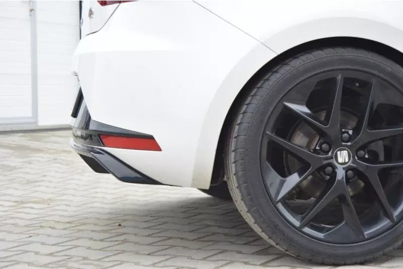 Maxton Design Heckdiffusor für Seat Leon 3 (Typ 5F) FR Hochglanz schwarz – Ansicht 3