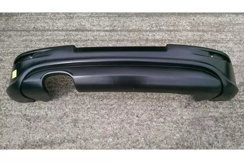 Maxton Design Heckschürze R32 Look mit Auspuffloch Links für VW Golf 5 Standard / GTI / R32 2003-2008 – Ansicht 2