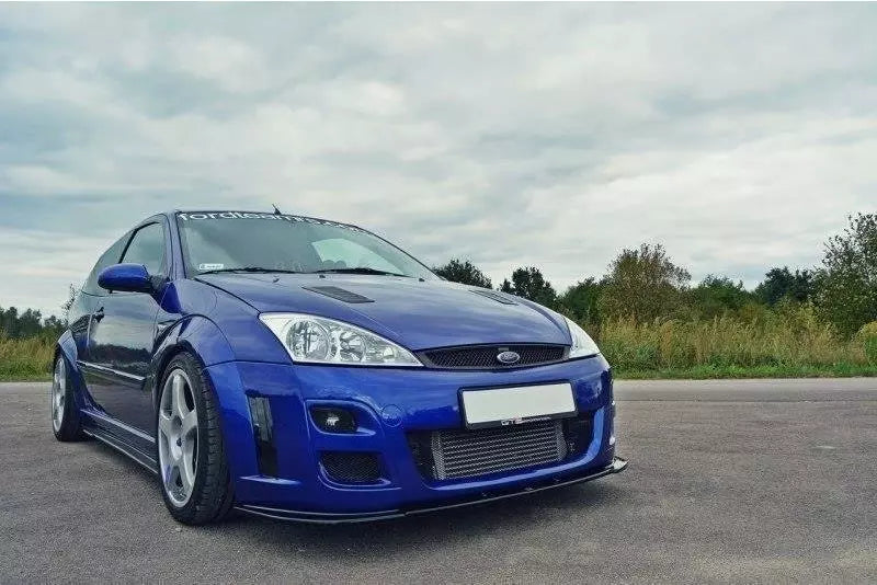 Maxton Design Frontlippe V.1 für Ford Focus RS Mk1 Hochglanz schwarz – Ansicht 3