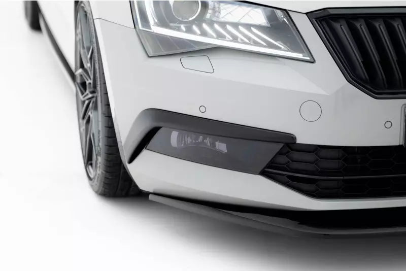 Maxton Design Nebelleuchten Abdeckung für Skoda Superb 3 III 3V Hochglanz schwarz – Ansicht 3