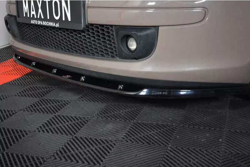 Maxton Design Frontlippe V.1 für Fiat 500 Hatchback vor Facelift Hochglanz schwarz – Ansicht 1
