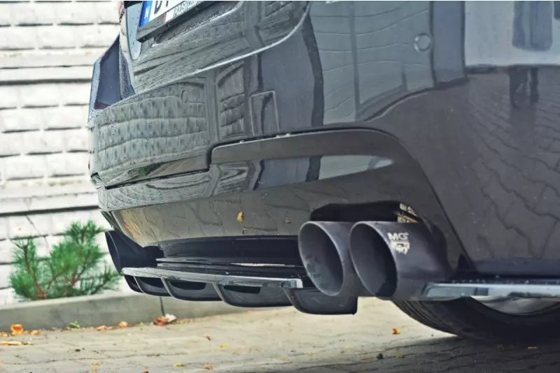 Maxton Design Heckdiffusor V.4 für BMW 5er F11 M Paket Hochglanz schwarz – Ansicht 2
