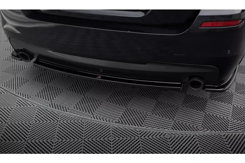 Maxton Design Heckdiffusor V.3 für BMW 5er F11 M Paket Hochglanz schwarz – Ansicht 3
